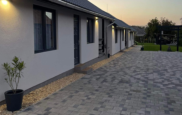 Ingyenes zárt Parkoló